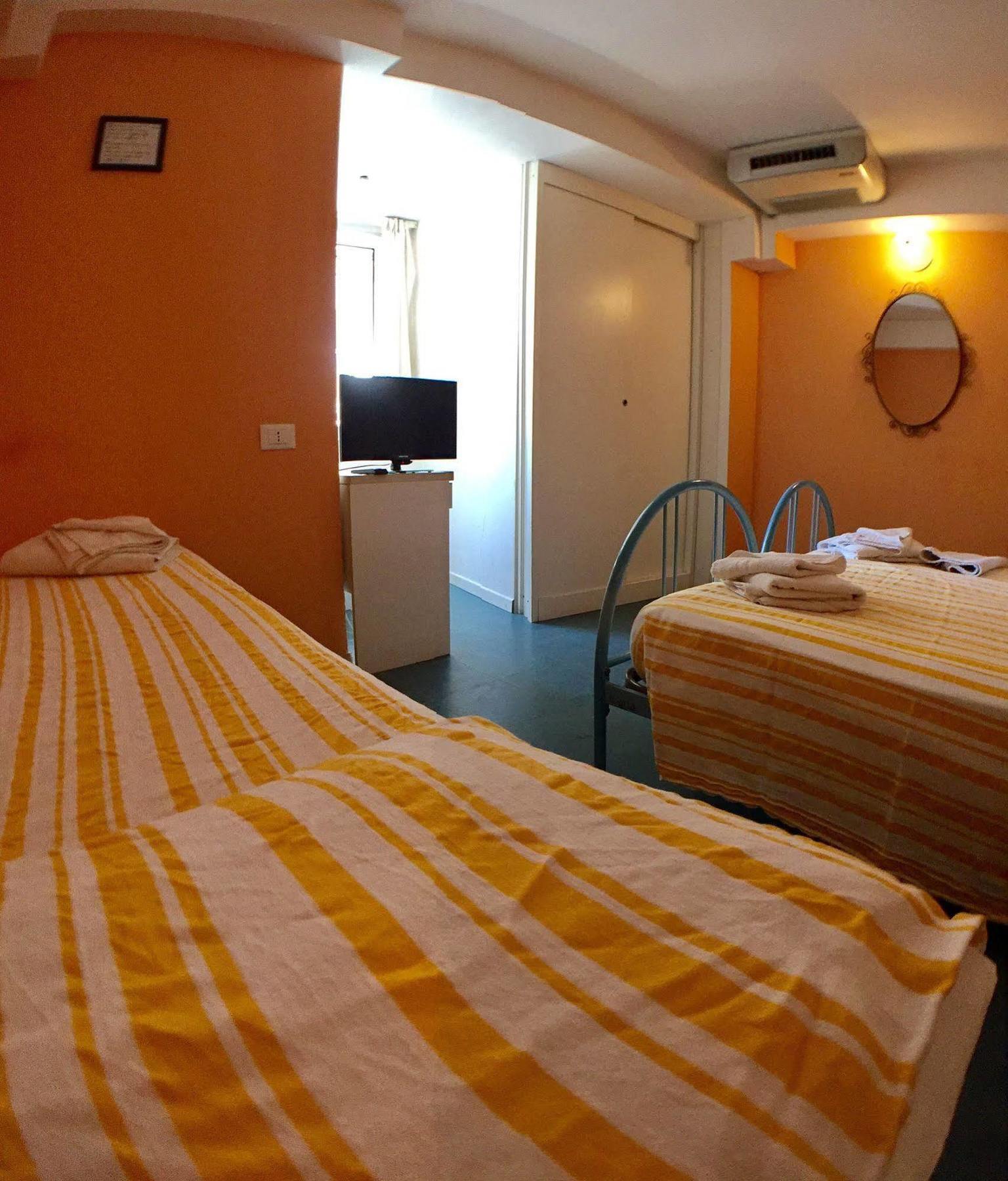 Hotel Mehari 里乔内 外观 照片