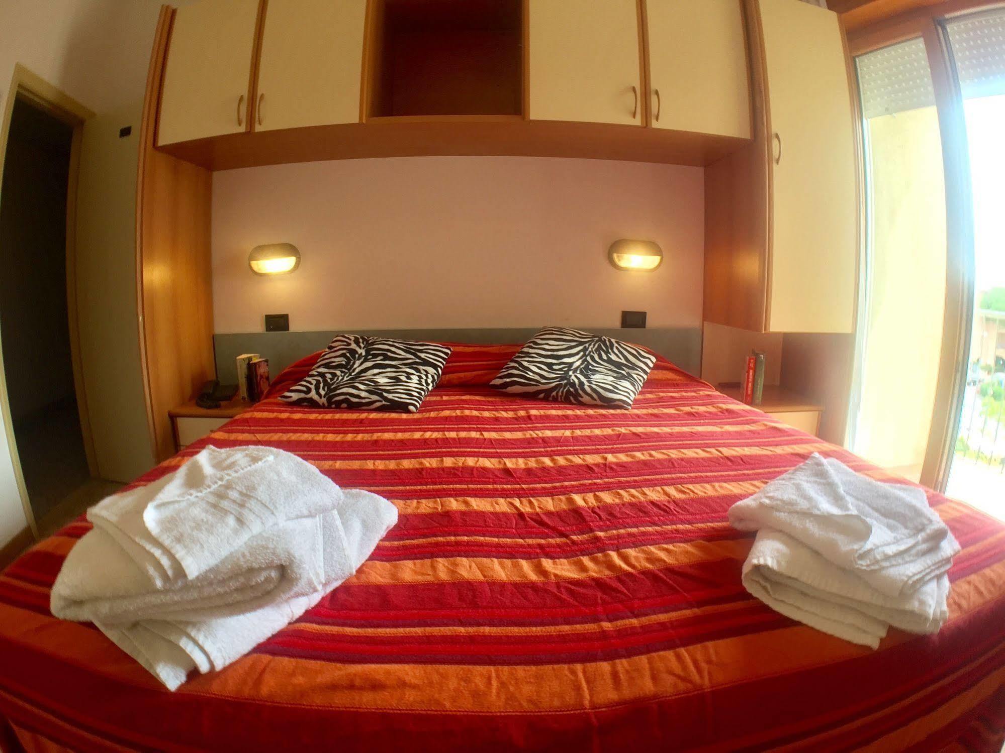 Hotel Mehari 里乔内 外观 照片