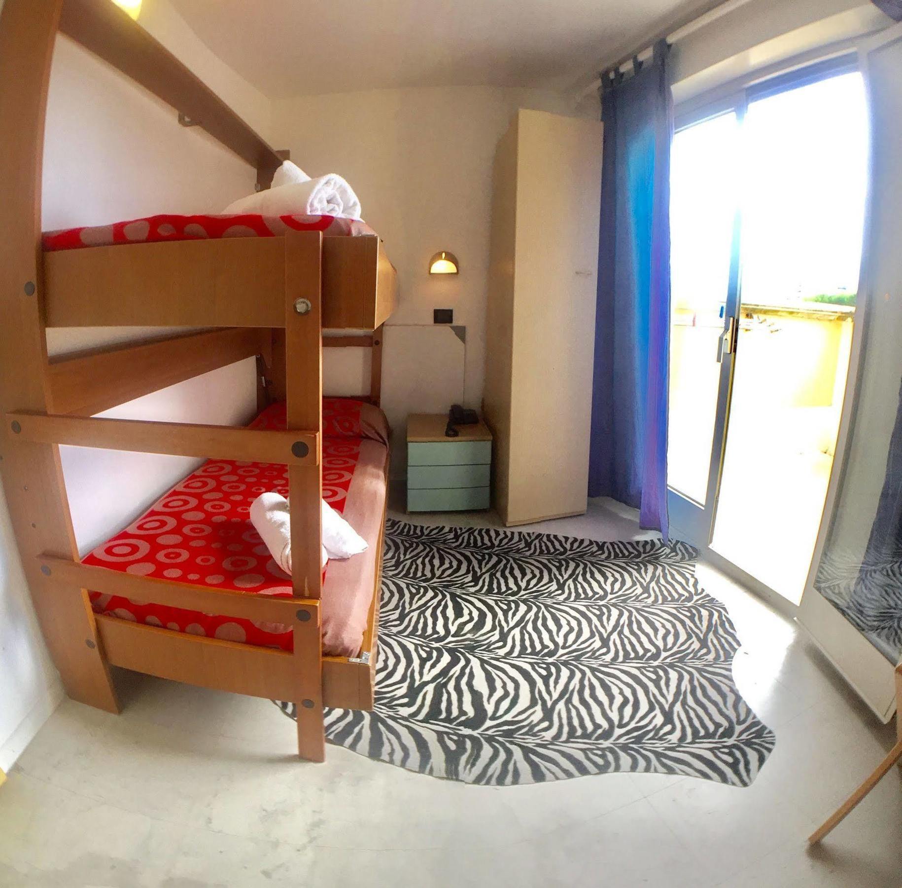 Hotel Mehari 里乔内 外观 照片
