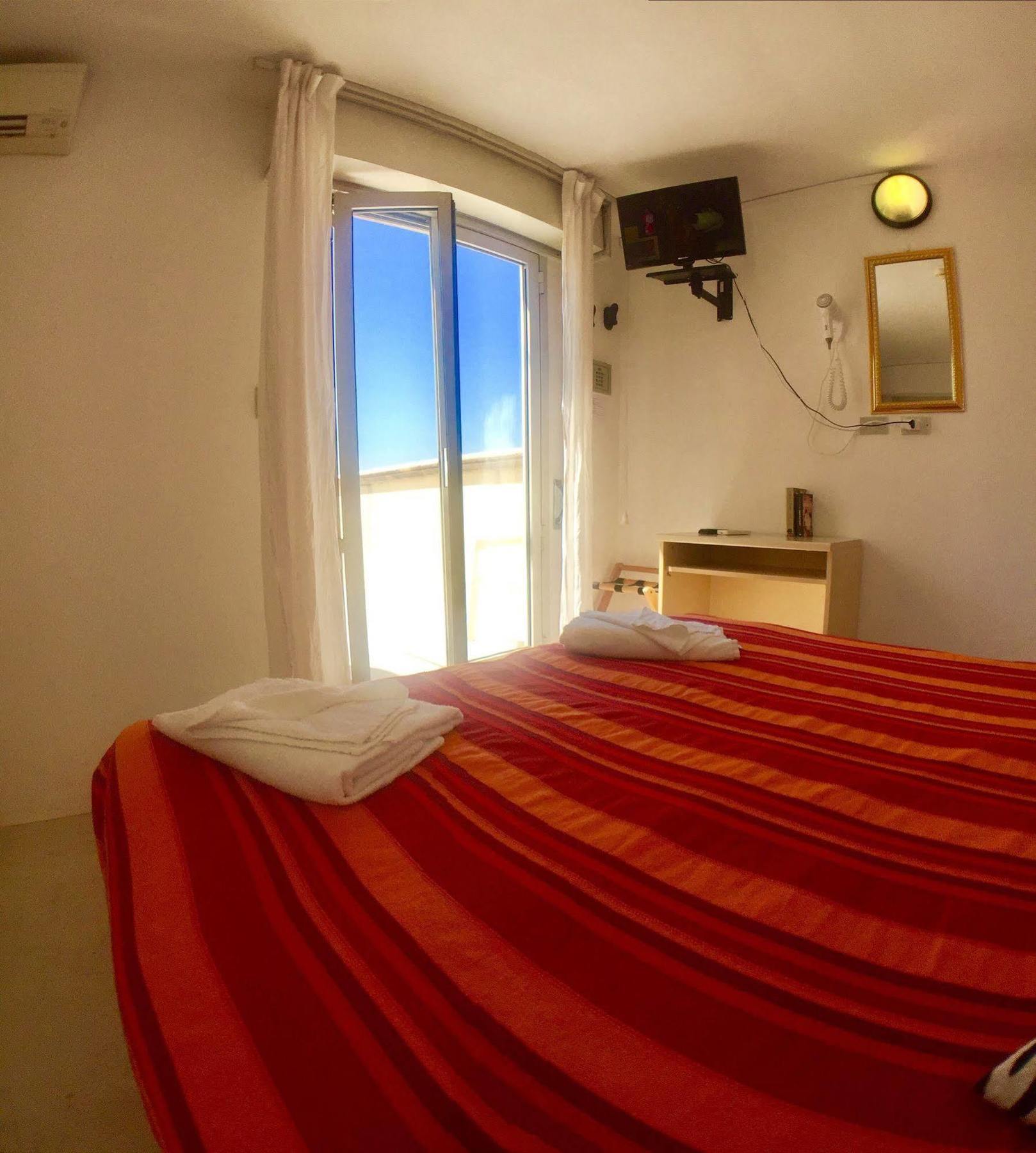 Hotel Mehari 里乔内 外观 照片