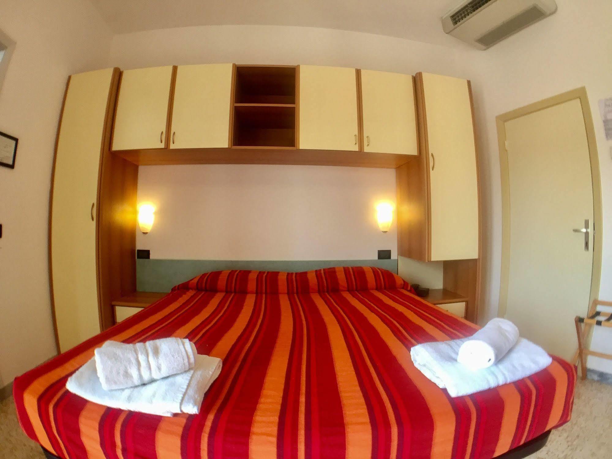 Hotel Mehari 里乔内 外观 照片