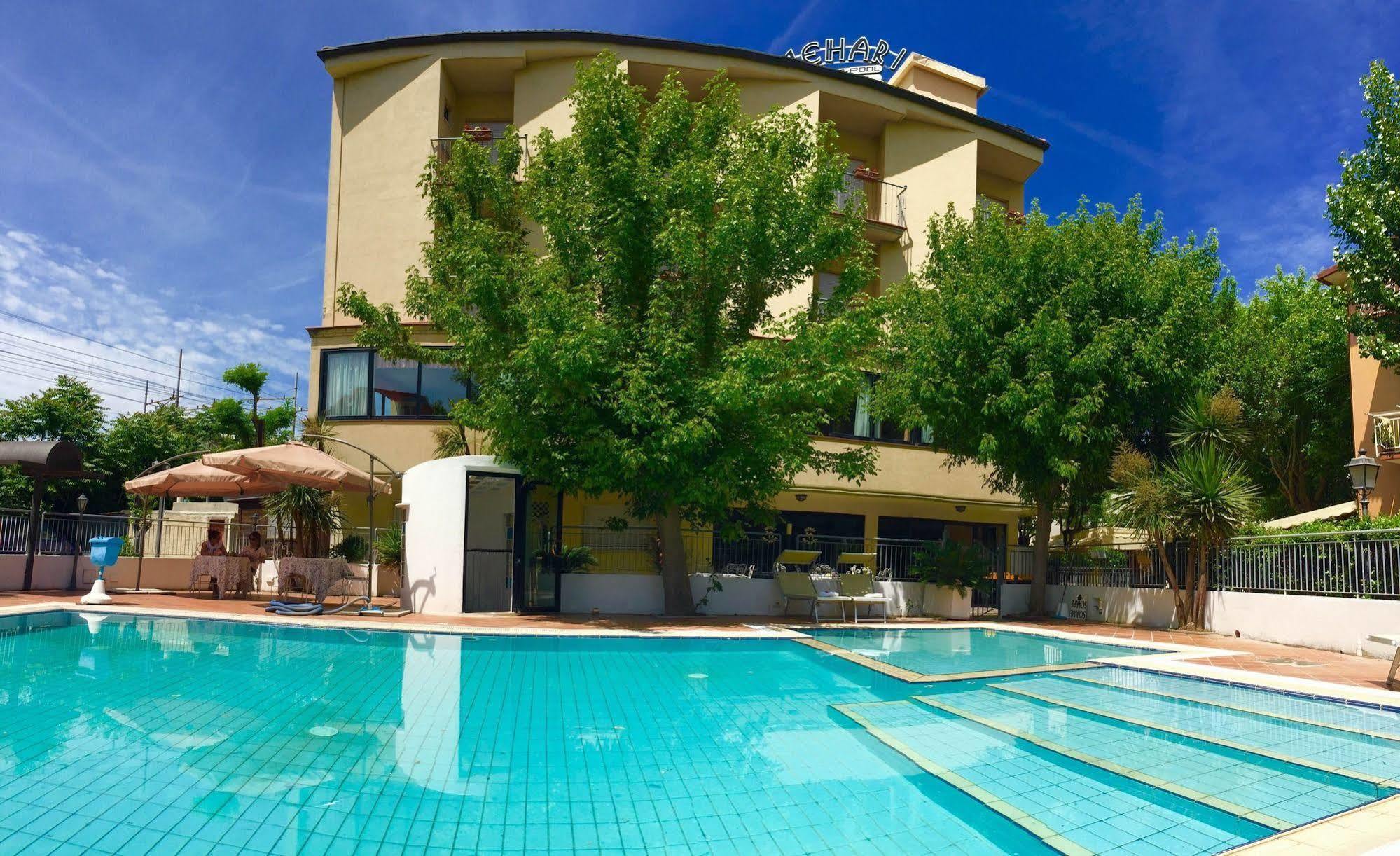 Hotel Mehari 里乔内 外观 照片
